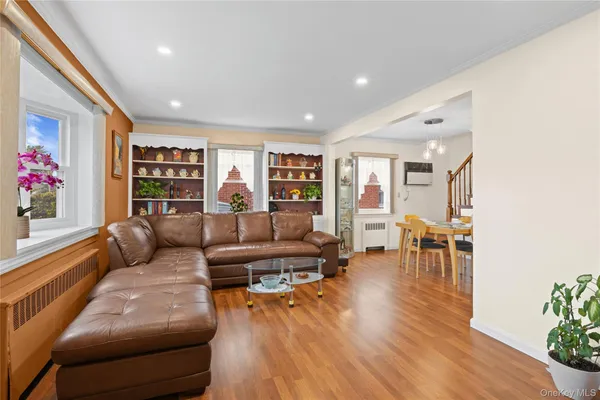 $899,998 | 218 Brown Street, Mineola, NY 11501