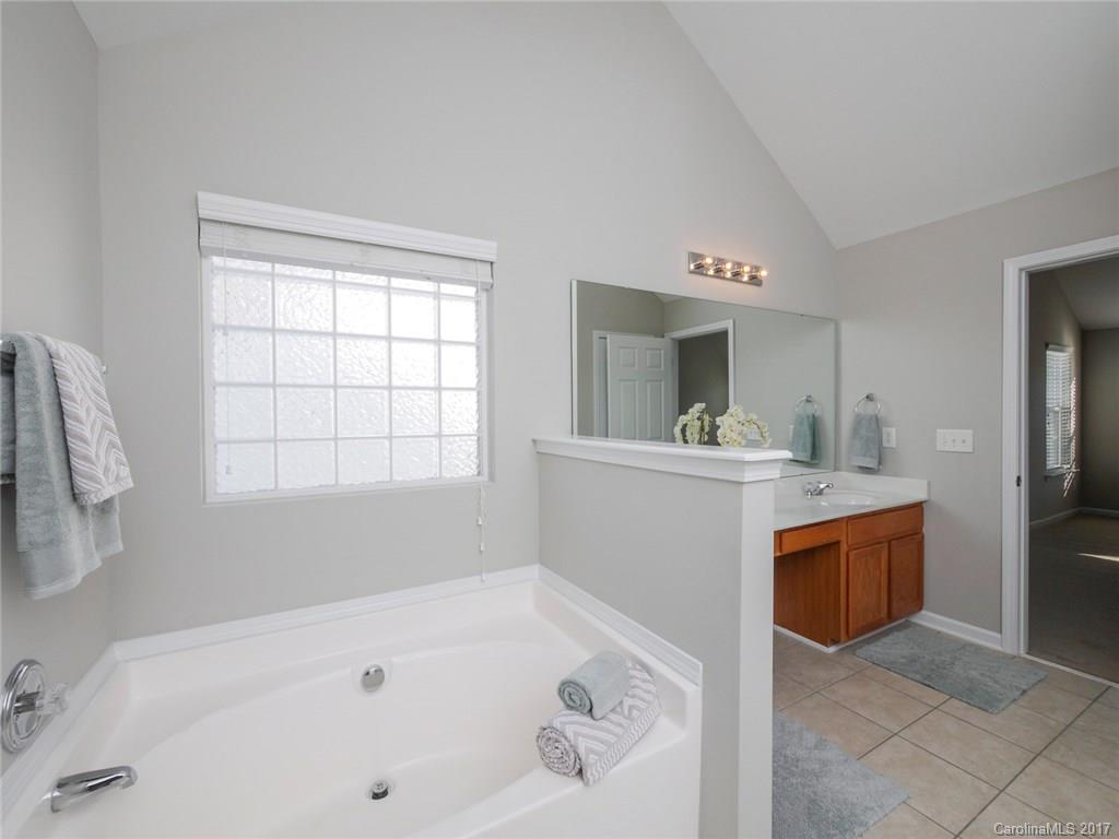9535 Currier Road Charlotte, NC 28215 - Photo 17 of 23