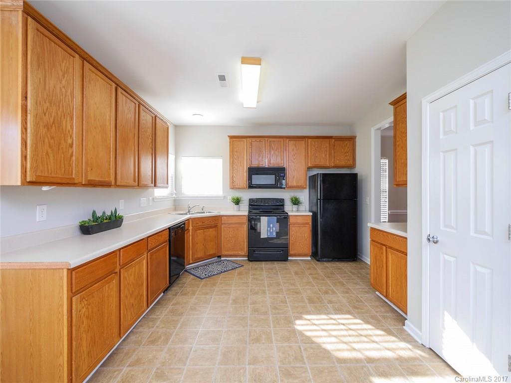 9535 Currier Road Charlotte, NC 28215 - Photo 7 of 23