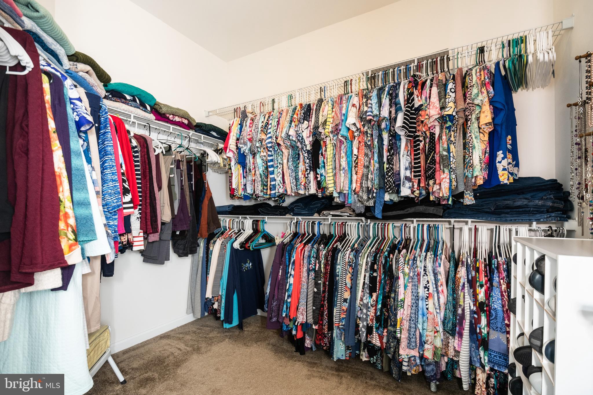 119 Rooftop Court Stephenson, VA 22656 - Photo 23 of 36 Master walkin closet