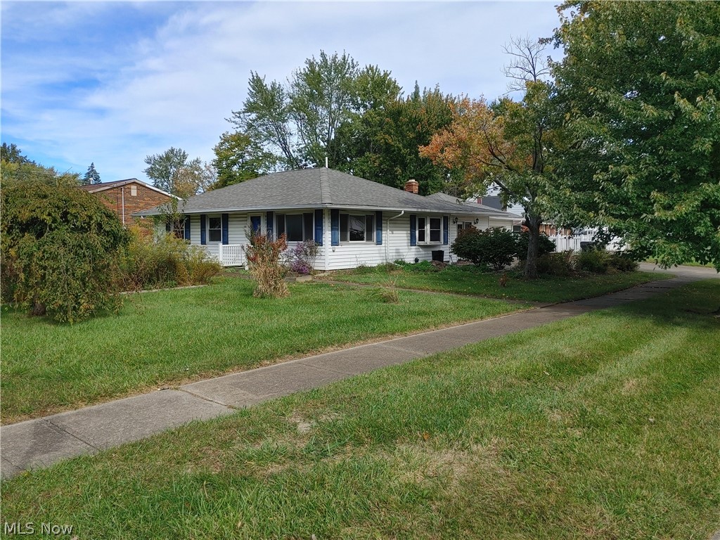701 Abbe Road North Elyria, OH 44035 - Photo 4 of 23 701 Abbe Rd. N