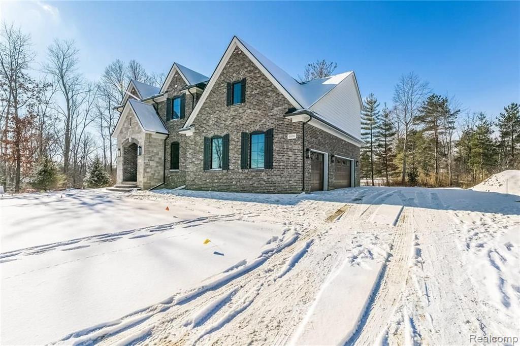 1838 Traceky Rochester Hills, MI 48306 - Photo 2 of 24
