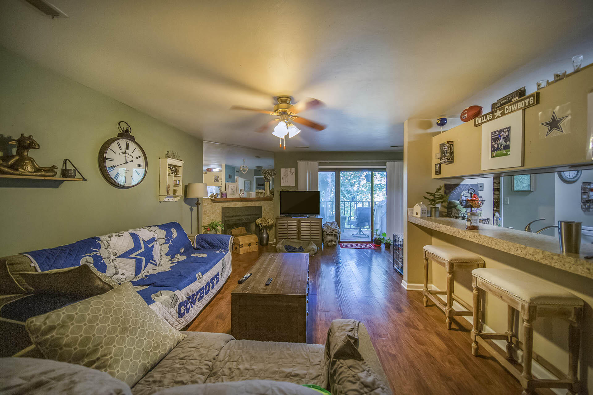 3353 Forest Ridge Road Roanoke, VA 24018 - Photo 4 of 12 a living room with furniture and wooden floor
