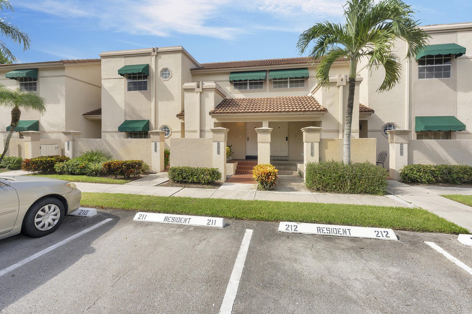 6703 Via Regina Boca Raton, FL 33433 - Photo 4 of 37 Front view
