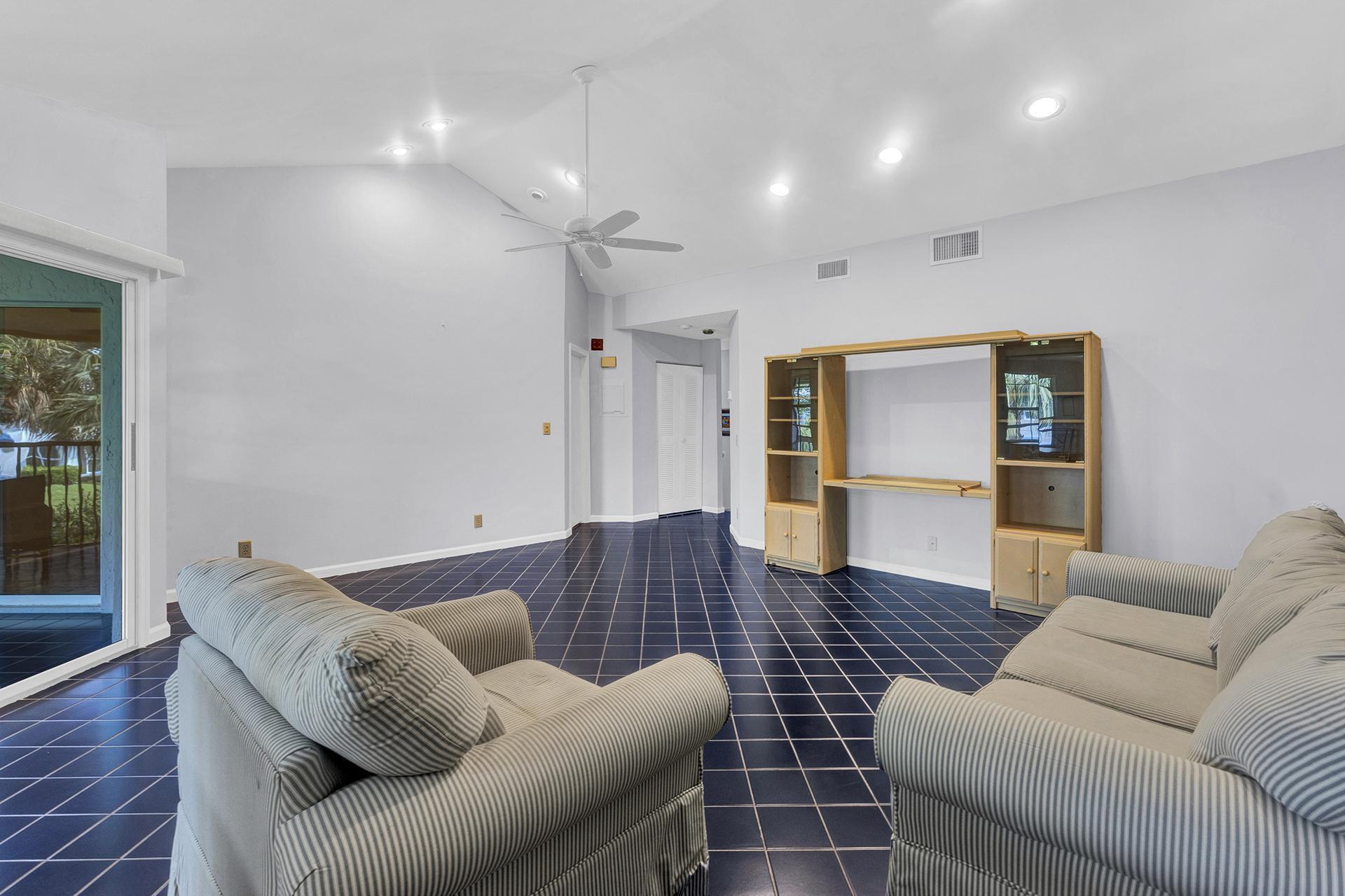 6703 Via Regina Boca Raton, FL 33433 - Photo 6 of 37 Living Room
