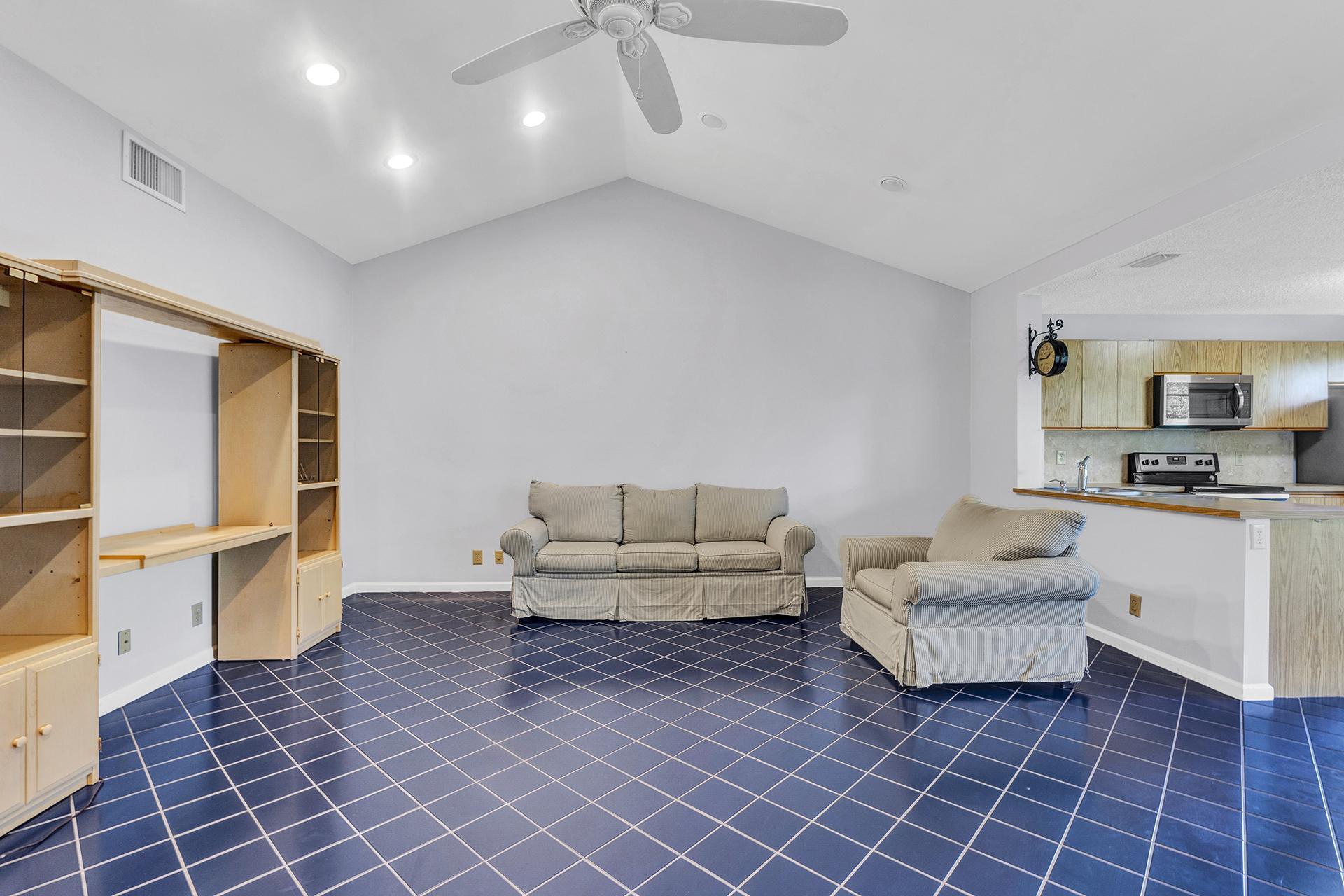 6703 Via Regina Boca Raton, FL 33433 - Photo 7 of 37 Living Room