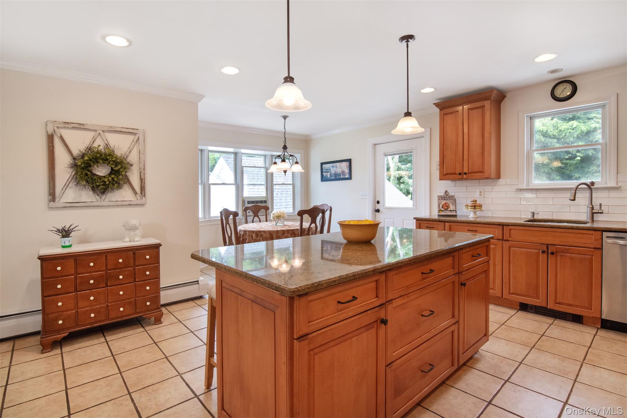 74 Oregon Road Cortlandt Manor, NY 10567 - Photo 5 of 36
