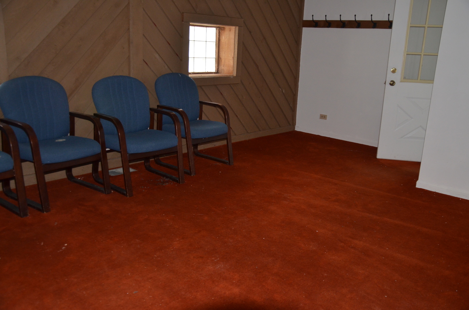 1225 Plainfield Road Darien, IL 60561 - Photo 5 of 14 a view of a livingroom with furniture and wooden floor