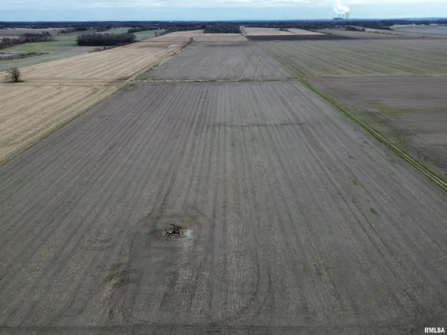 $957,000 | 0 County Road 700 Road East, Mount Carmel, IL 62863