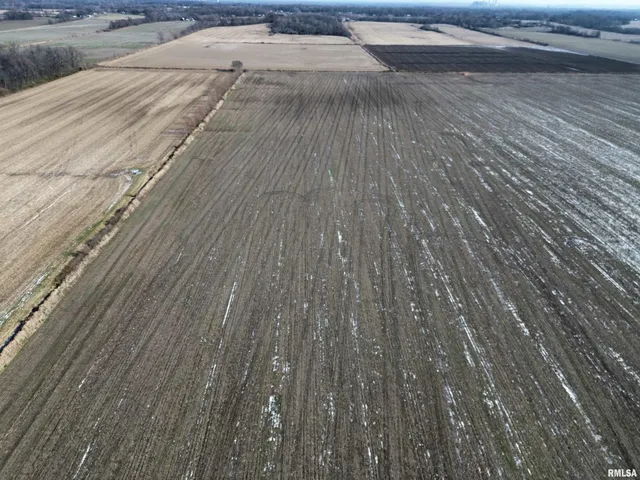 $957,000 | 0 County Road 700 Road East, Mount Carmel, IL 62863