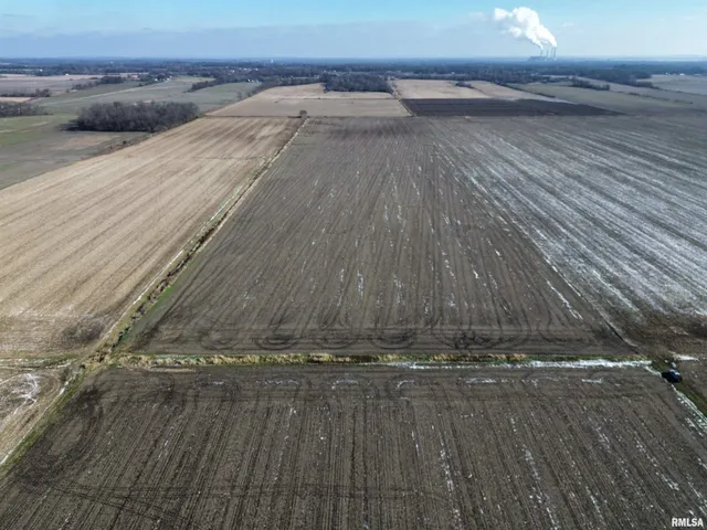 $957,000 | 0 County Road 700 Road East, Mount Carmel, IL 62863