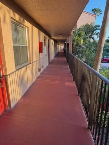 $1,800 | 370 Northwest 76th Avenue, Unit 203, Pompano Beach, FL 33063