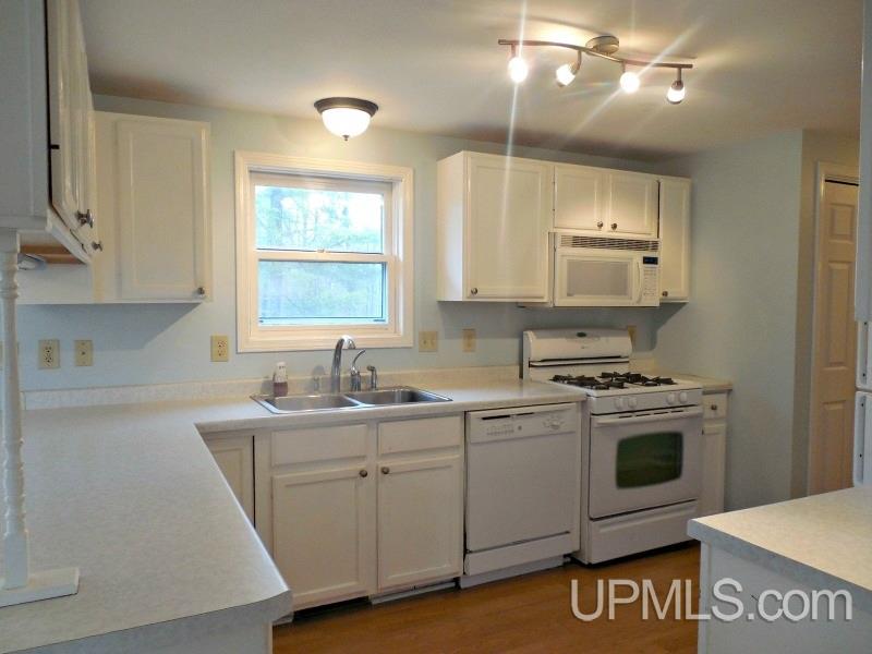 W10030 Barnes Lake Road Dunbar, WI 54119 - Photo 3 of 23 Gallery Image 3