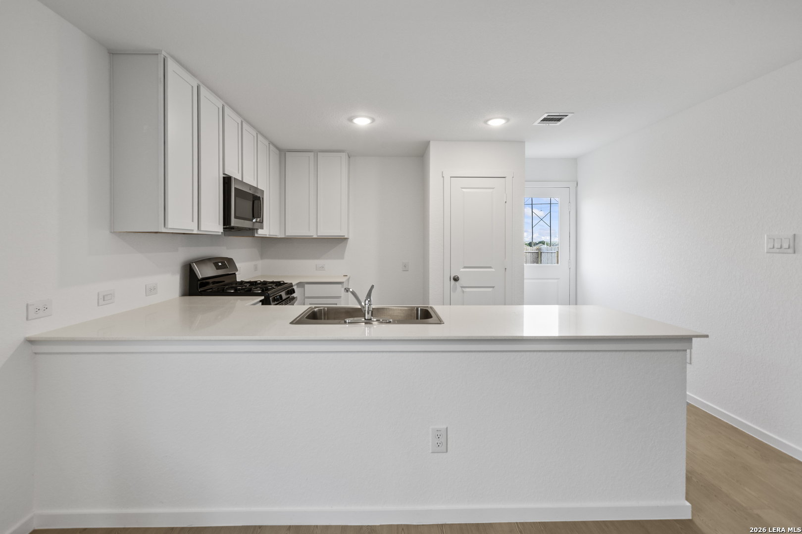 152 Bronco Ridge Pleasanton, TX 78064 - Photo 4 of 16