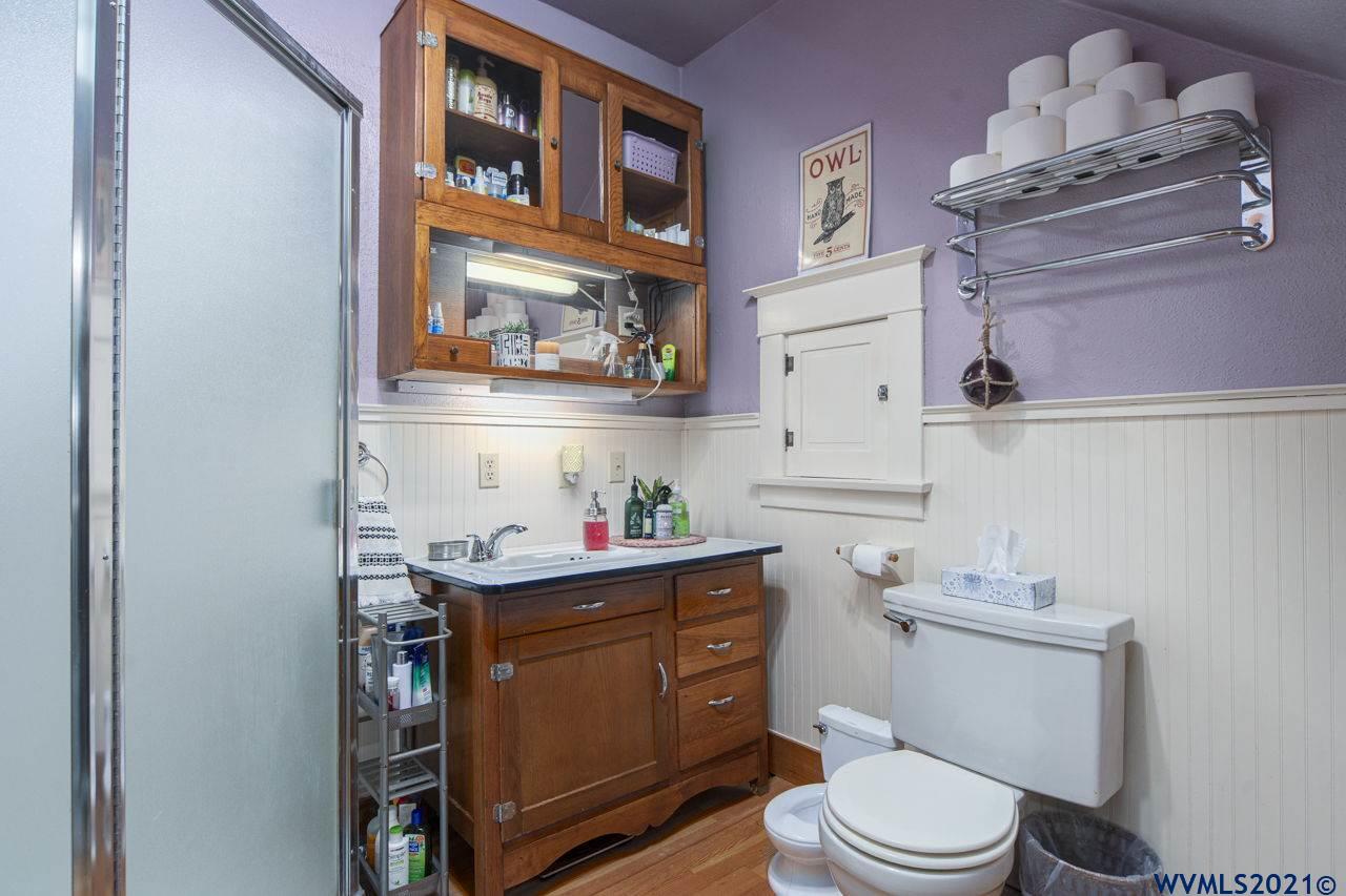 573 Southwest Levens Street Dallas, OR 97338 - Photo 15 of 42 Gallery Image 15