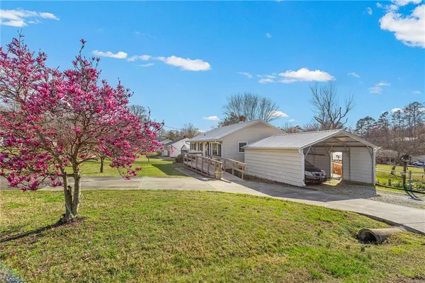 $289,995 | 407 North 9th Street, Mebane, NC 27302