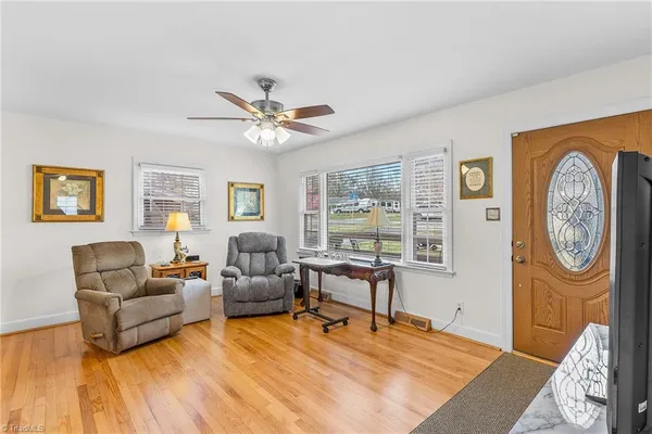 $289,995 | 407 North 9th Street, Mebane, NC 27302