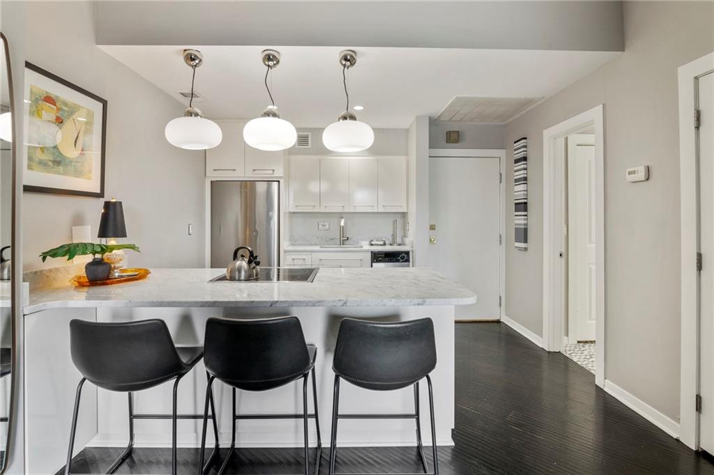 4545 Wornall Road, Unit LE4 Kansas City, MO 64111 - Photo 8 of 30