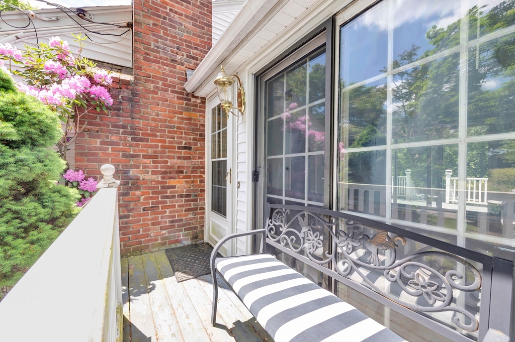 26 Reed Street Arlington, MA 02474 - Photo 5 of 39