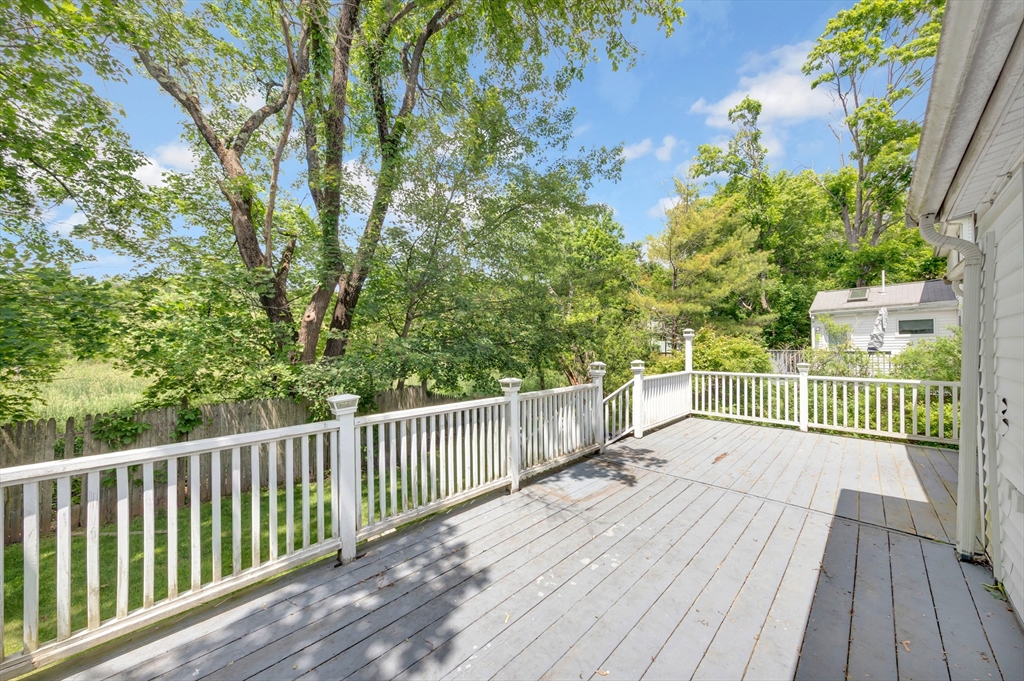 26 Reed Street Arlington, MA 02474 - Photo 8 of 39