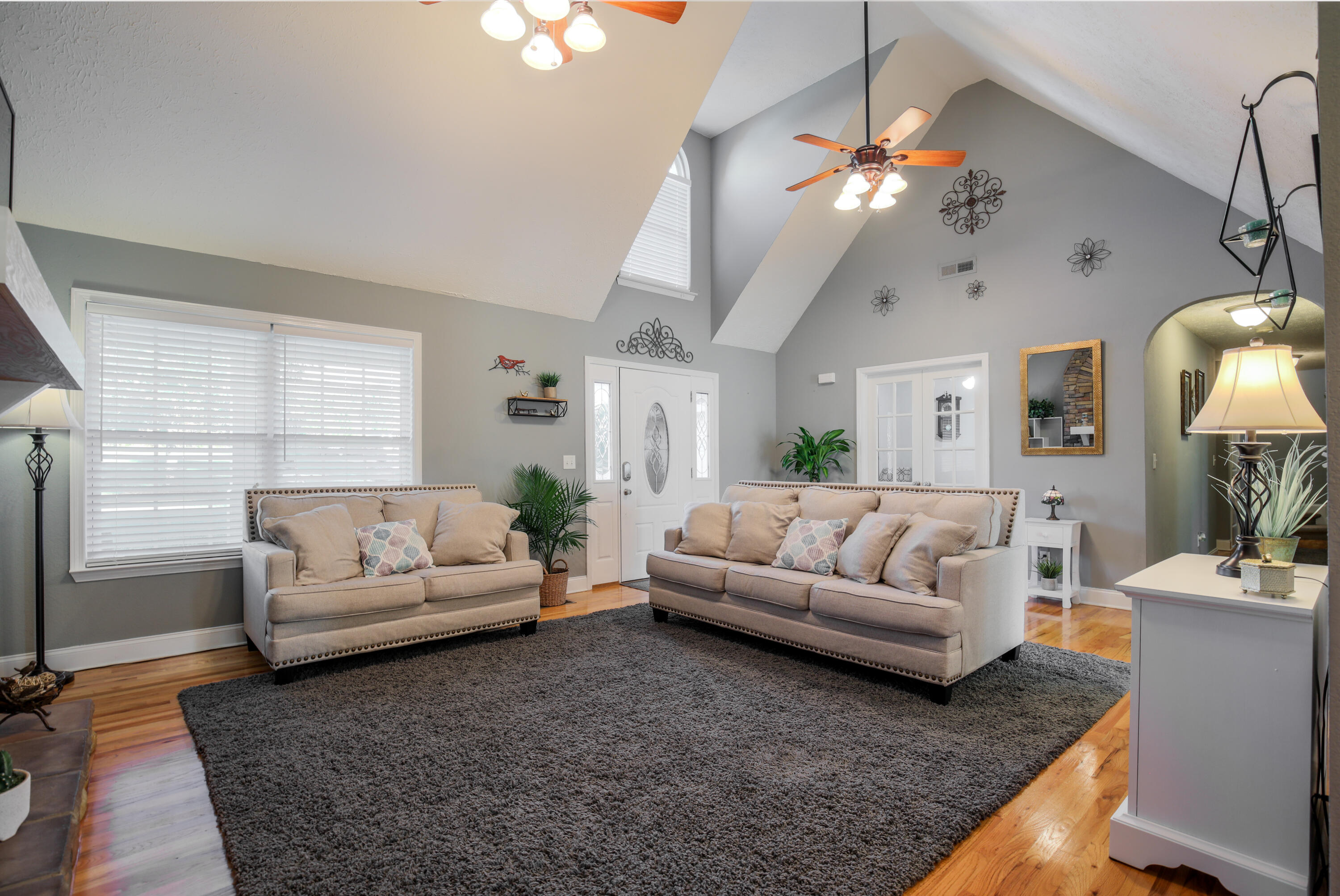 444 Deerfield Road Chickamauga, GA 30707 - Photo 11 of 98 Spacious Livingroom w/ Cathedral Ceiling
