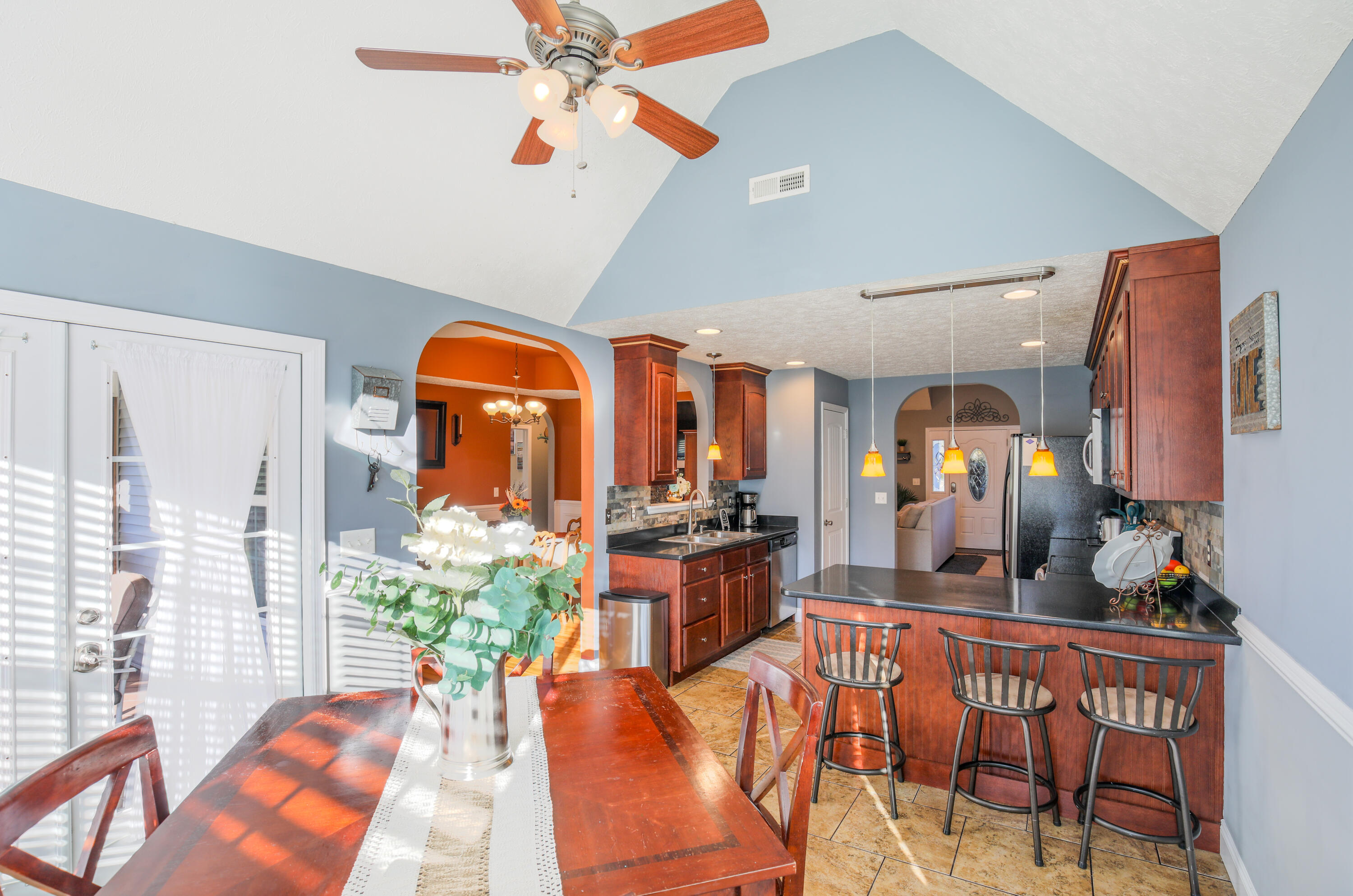 444 Deerfield Road Chickamauga, GA 30707 - Photo 22 of 98 Barstool Seating