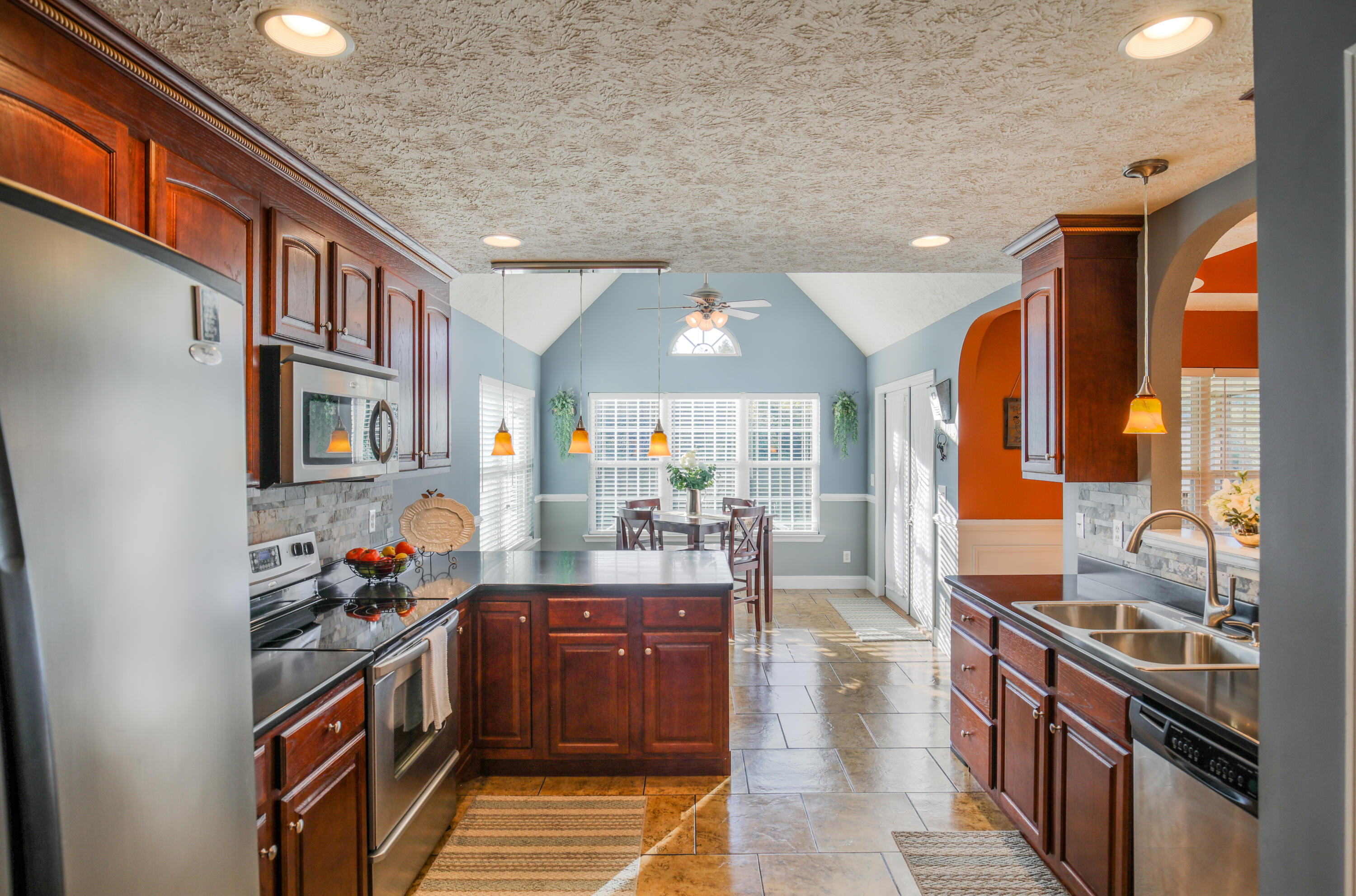 444 Deerfield Road Chickamauga, GA 30707 - Photo 29 of 98 Stainless Appliances & Backsplash