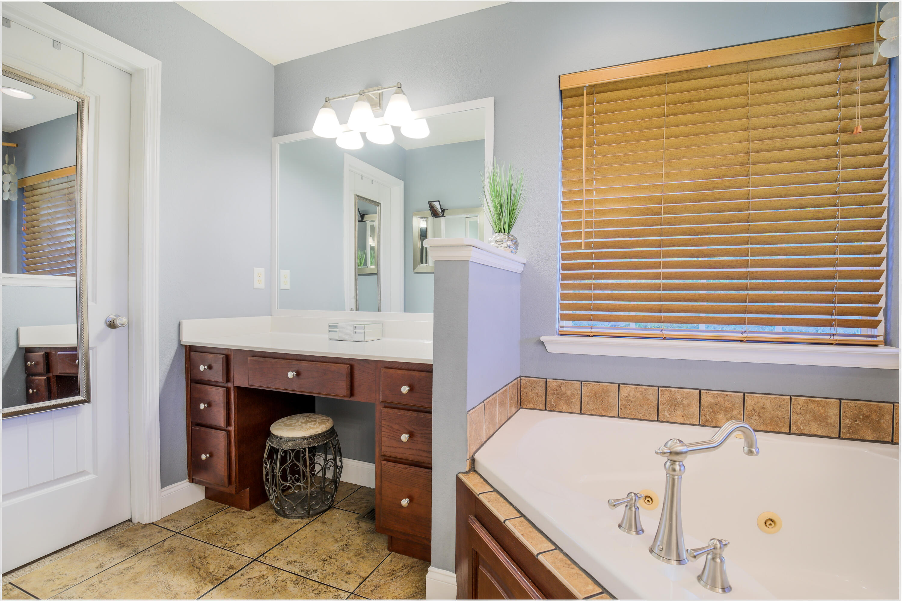 444 Deerfield Road Chickamauga, GA 30707 - Photo 34 of 98 Large Jetted Tub