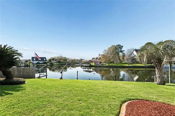 $335,000 | 120 Columbia Place, Slidell, LA 70458