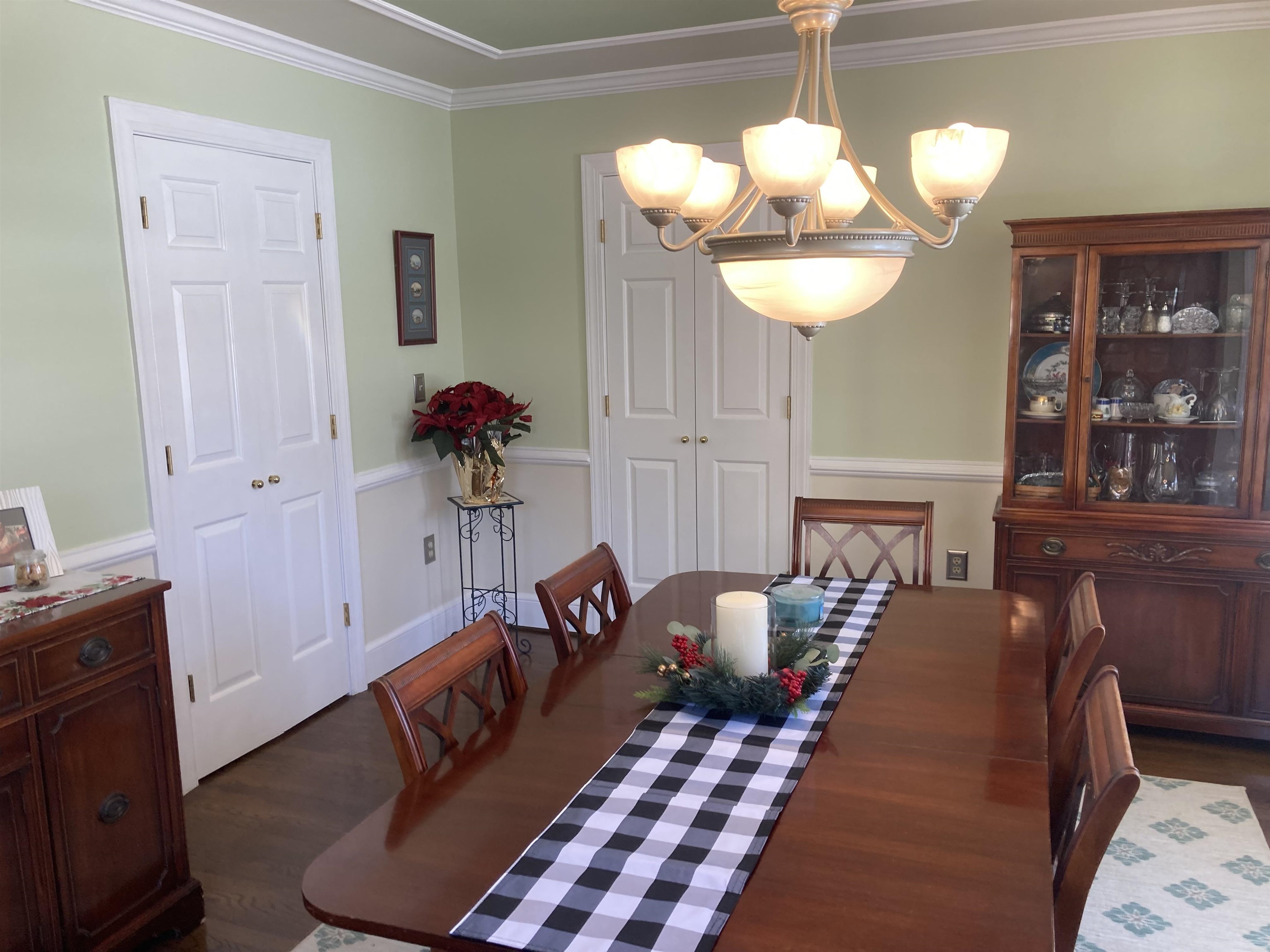 36 Spring Court Waynesboro, VA 22980 - Photo 15 of 72 a living room with furniture and a chandelier