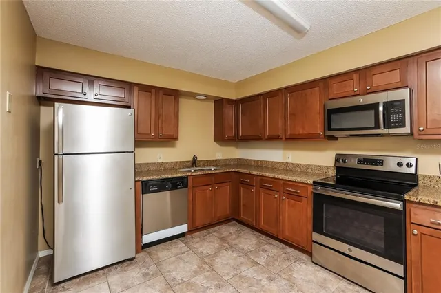 $1,895 | 441 South Sparkman Avenue, Orange City, FL 32763