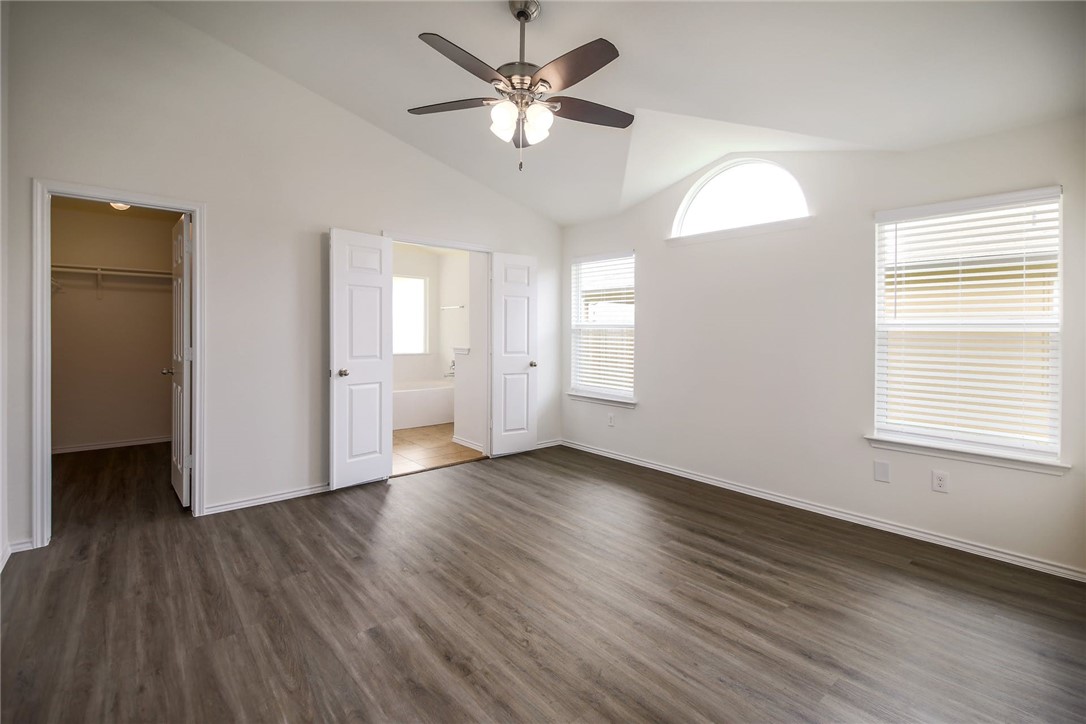 137 Langtry Lane Jarrell, TX 76537 - Photo 17 of 36