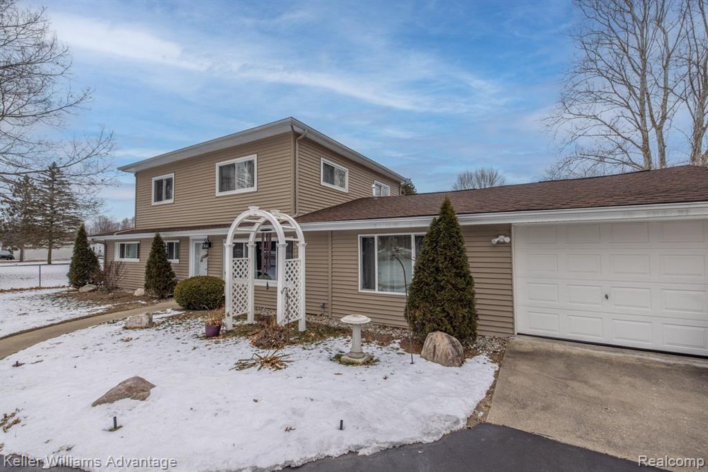 18253 Savage Road Belleville, MI 48111 - Photo 5 of 44