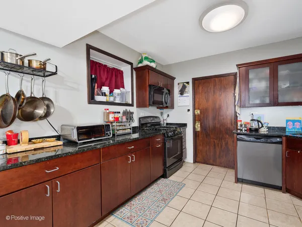 $319,900 | 2118 West North Avenue, Unit G, Chicago, IL 60647