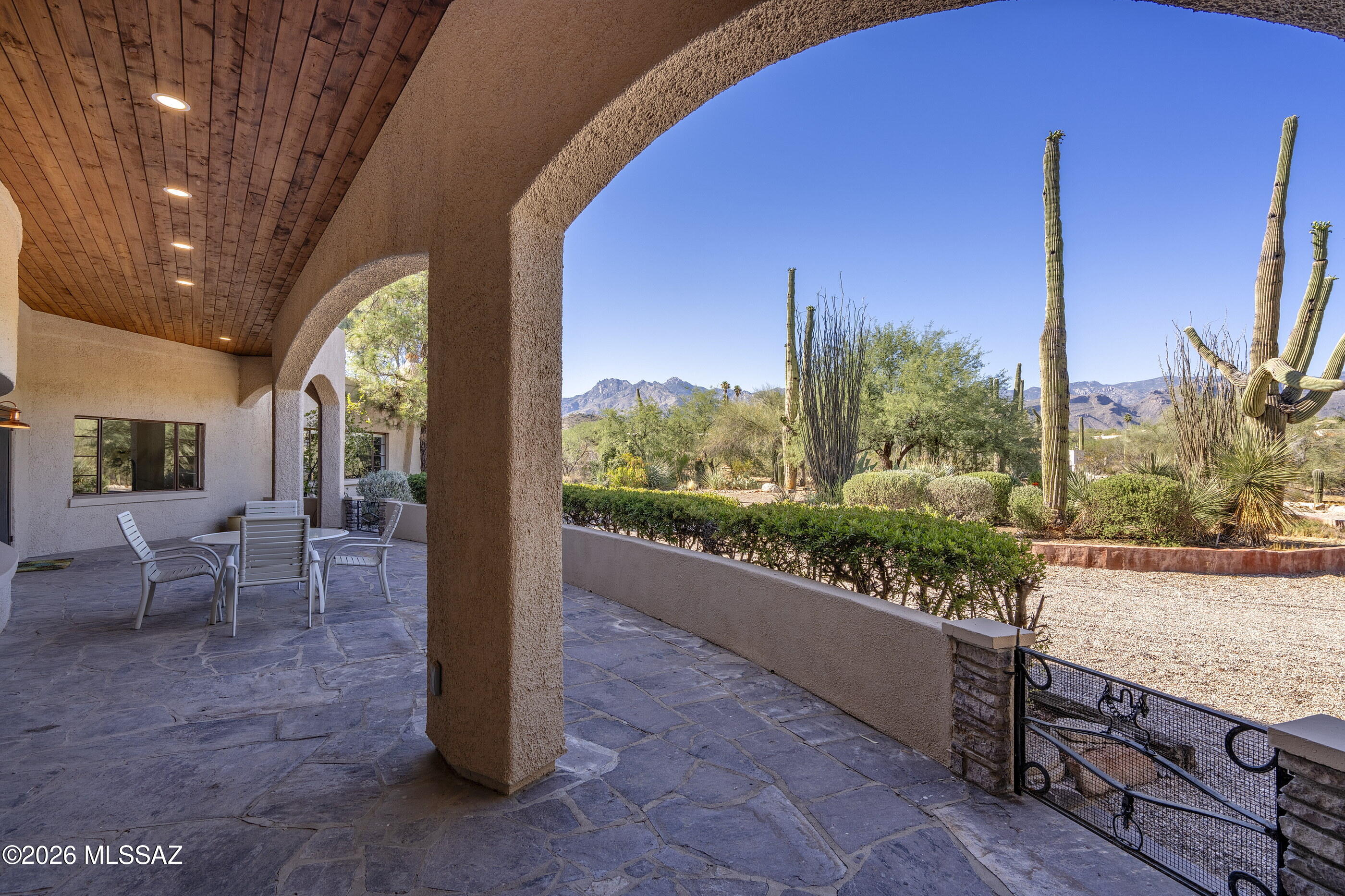 7944 East Cloud Road Tucson, AZ 85750 - Photo 5 of 46 Expansive Front Porch Entry