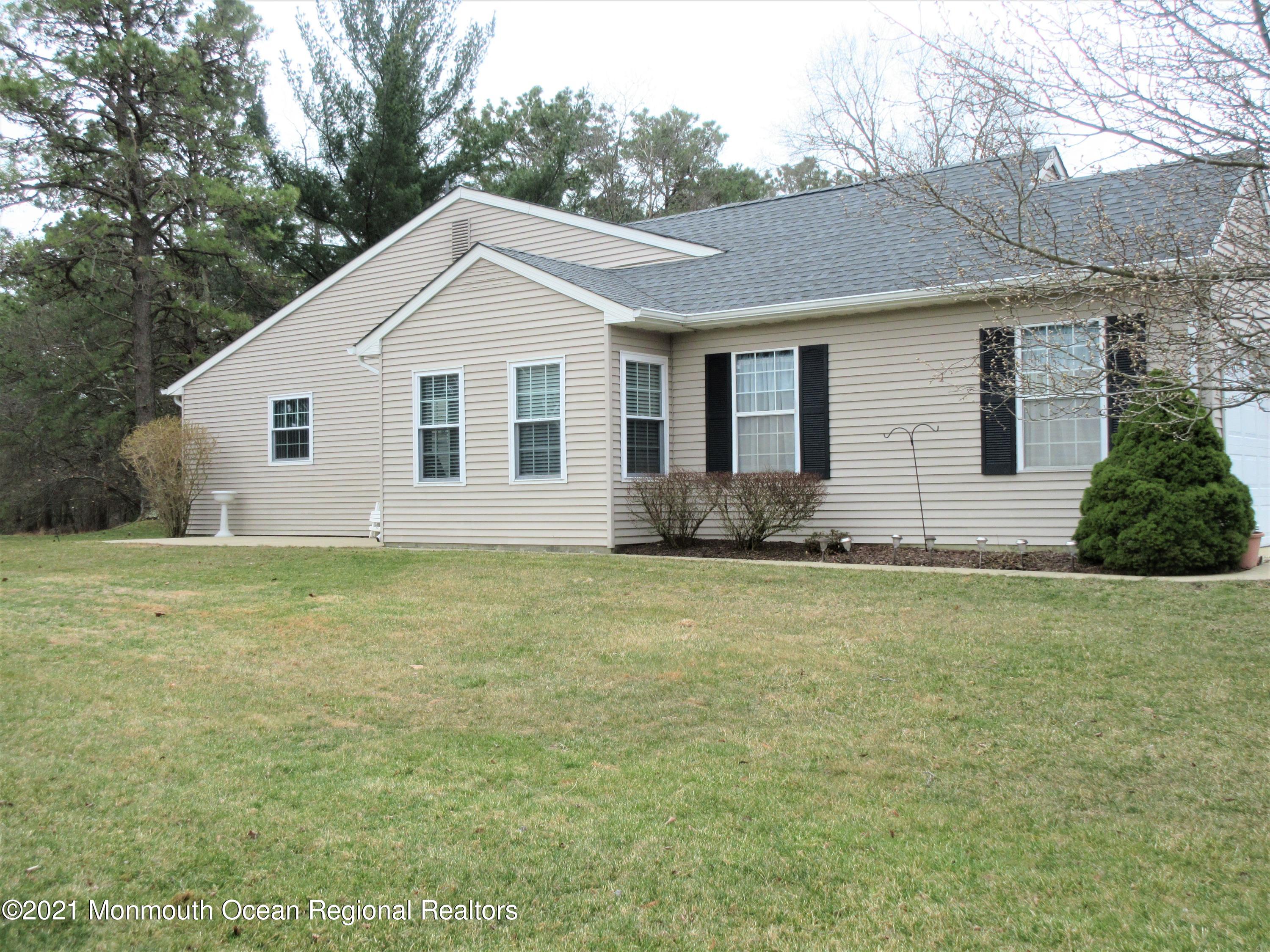 47 A Medford Road Whiting, NJ 08759 - Photo 3 of 17 IMG_1129