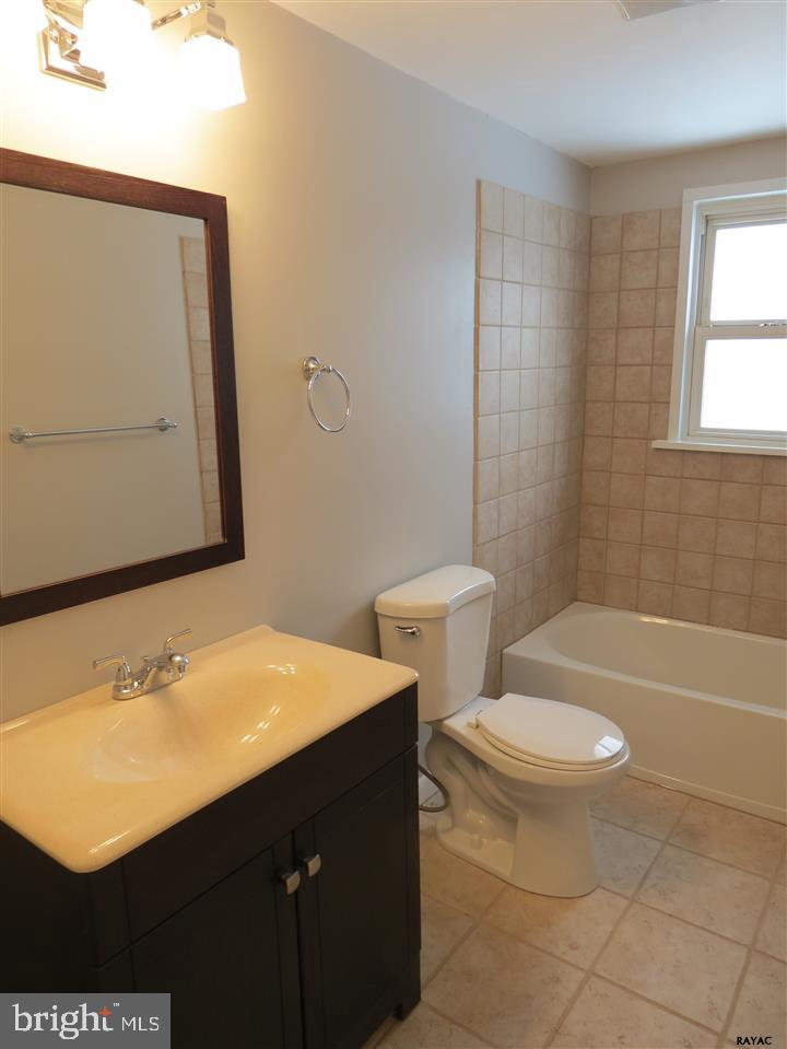 2301 Derry Road York, PA 17408 - Photo 13 of 34