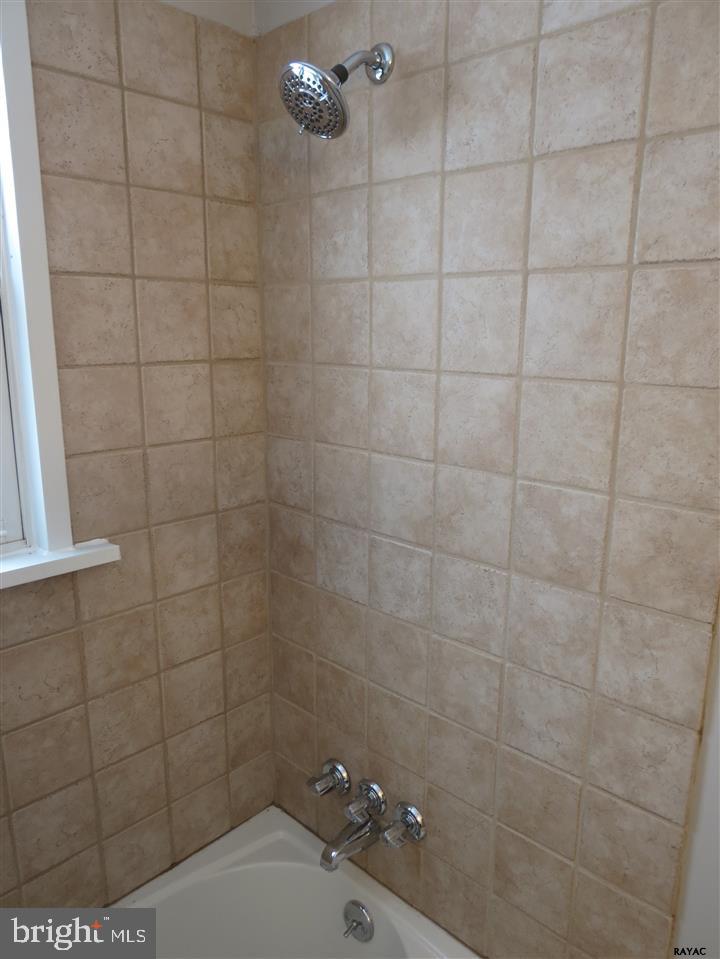2301 Derry Road York, PA 17408 - Photo 15 of 34