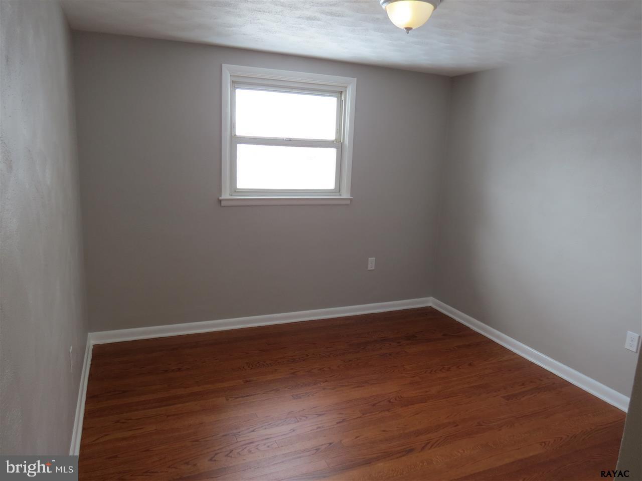 2301 Derry Road York, PA 17408 - Photo 20 of 34