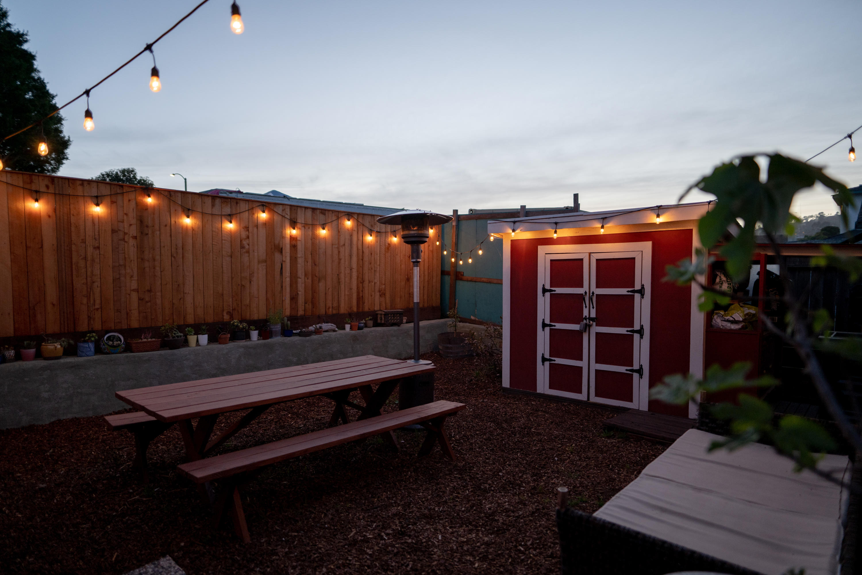 711 Spring Street Santa Barbara, CA 93103 - Photo 10 of 12 Backyard v1