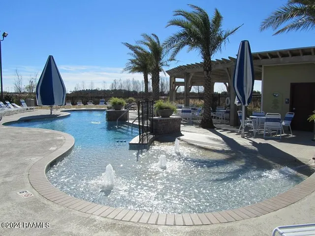 $199,000 | 905 Broyles Lane, Unit 401, Youngsville, LA 70592