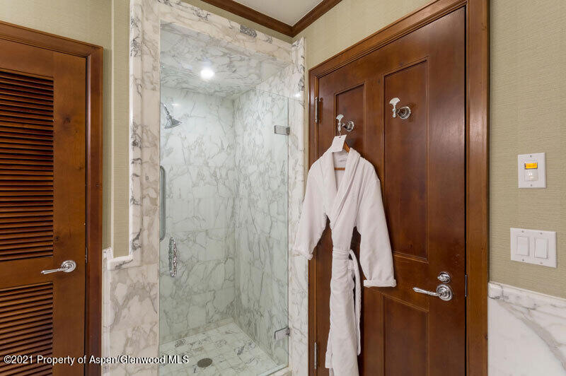 197 Prospector Road, Unit 2310 SUMMER INTEREST #7 Aspen, CO 81611 - Photo 15 of 31 Ritz-Carlton-Club-3BR1 (12)