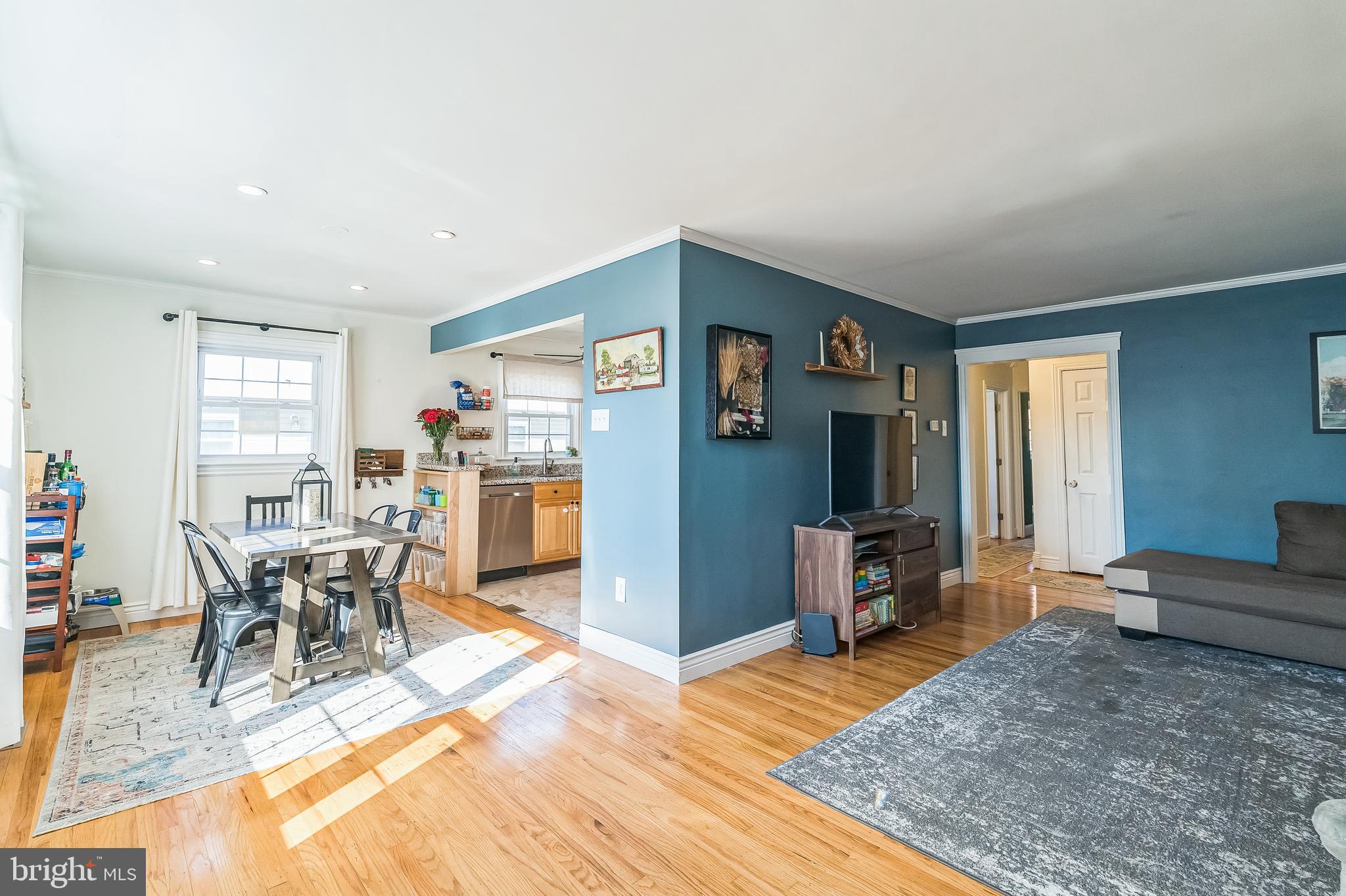 1033 Surrey Road Philadelphia, PA 19115 - Photo 6 of 41