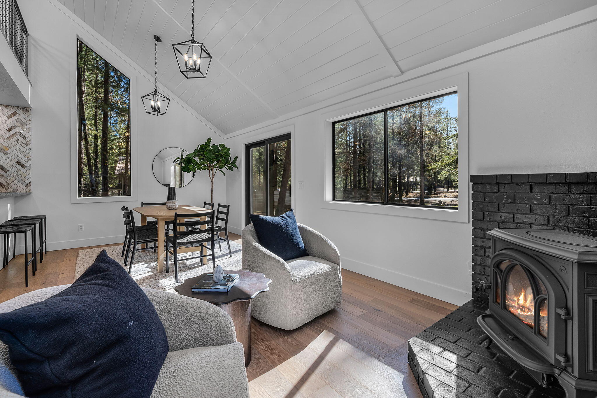 14455 Crossroads Loop Sisters, OR 97759 - Photo 15 of 37