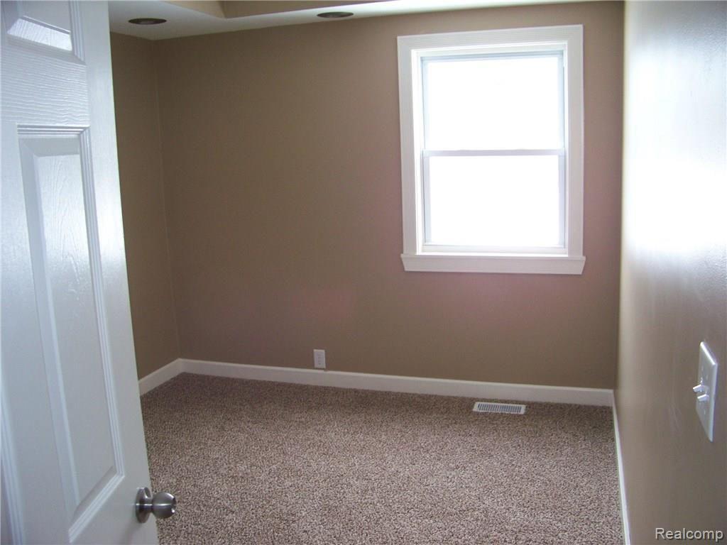 537 Deland Road Flushing, MI 48433 - Photo 10 of 18