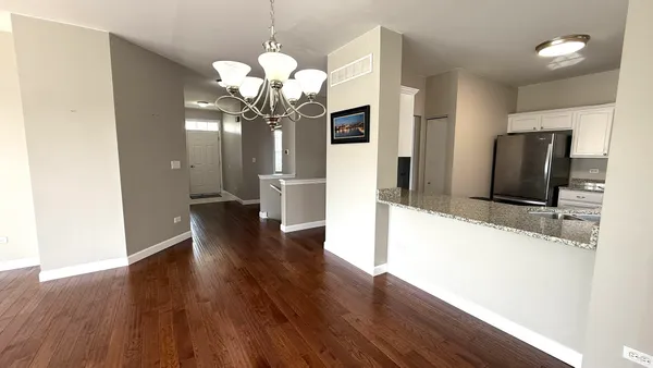 $329,900 | 1719 Devonshire Lane, Shorewood, IL 60404