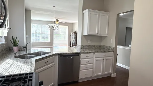 $329,900 | 1719 Devonshire Lane, Shorewood, IL 60404