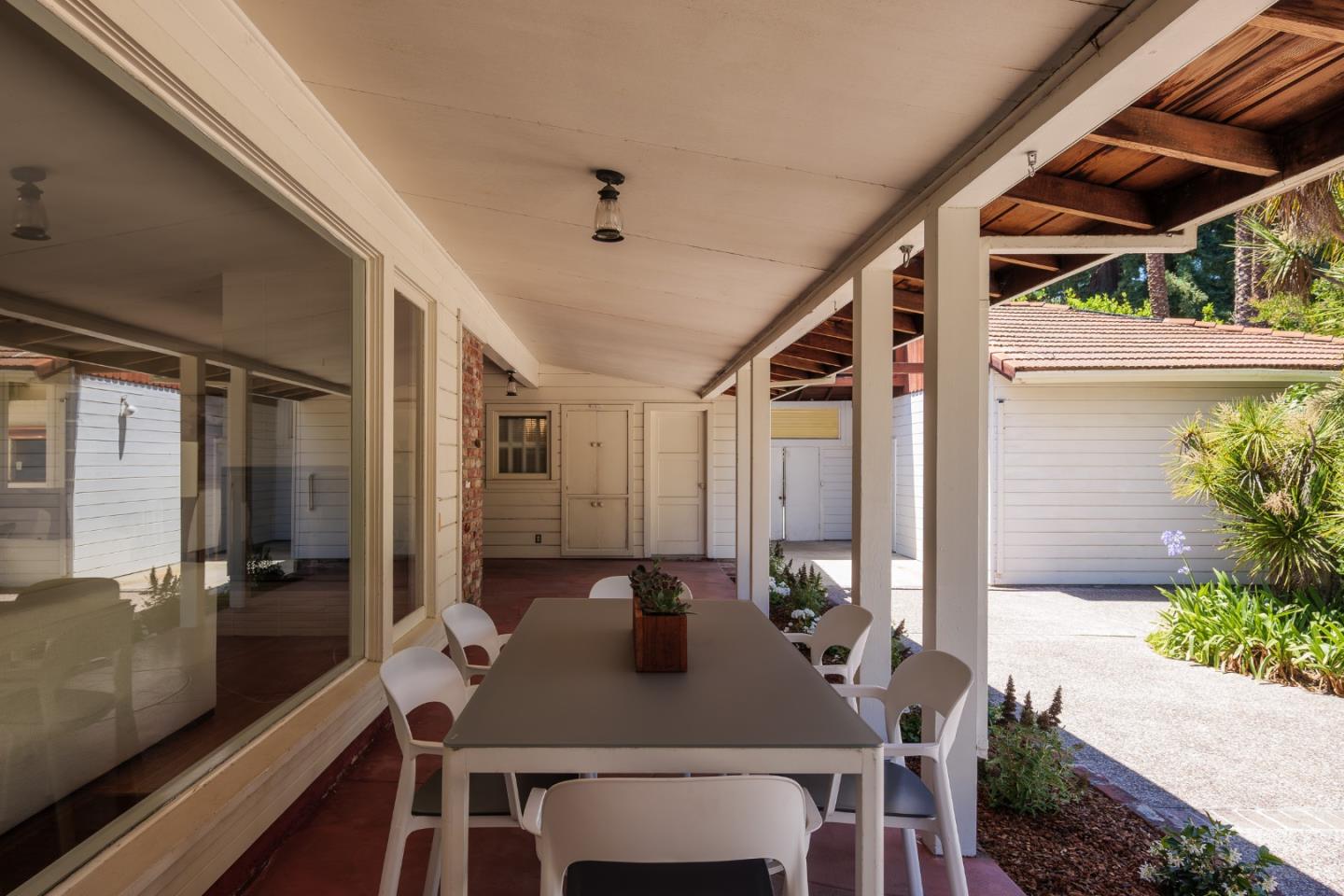 153 Toyon Road Atherton, CA 94027 - Photo 22 of 26 Gallery Image 22