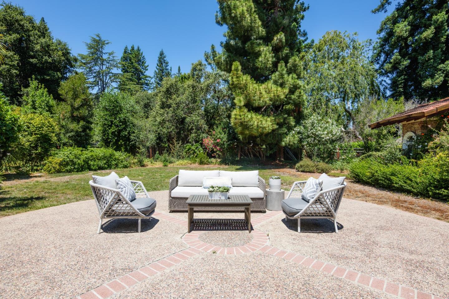 153 Toyon Road Atherton, CA 94027 - Photo 23 of 26 Gallery Image 23