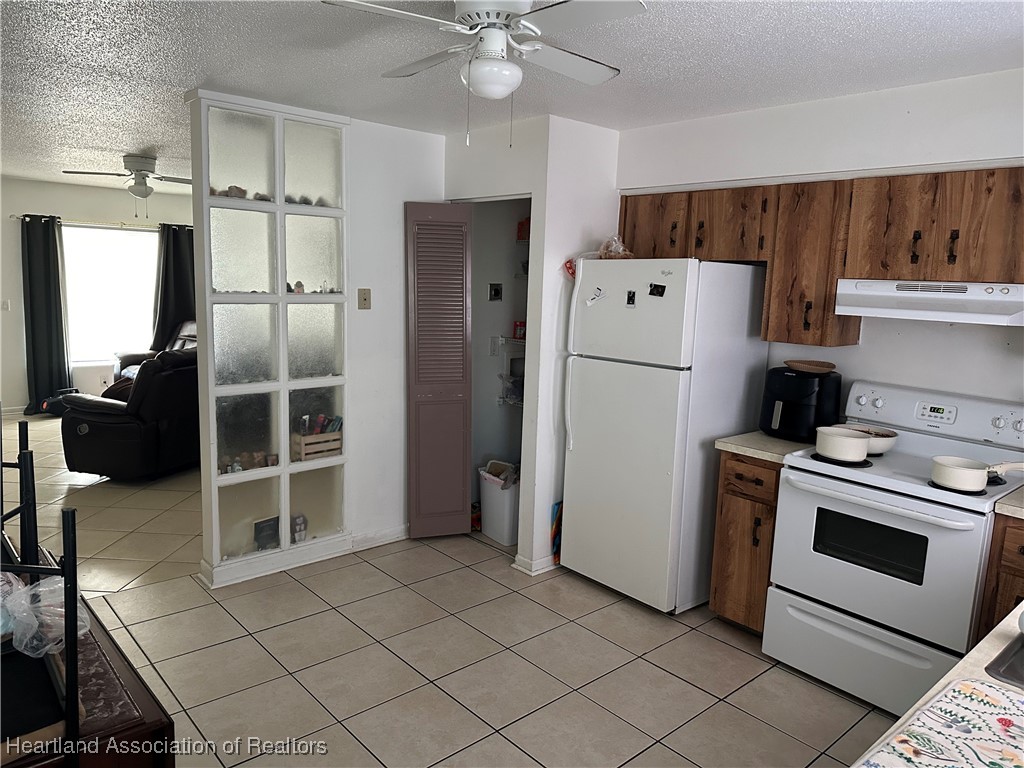 3010 Spinks Road Sebring, FL 33870 - Photo 4 of 18 Gallery Image 4